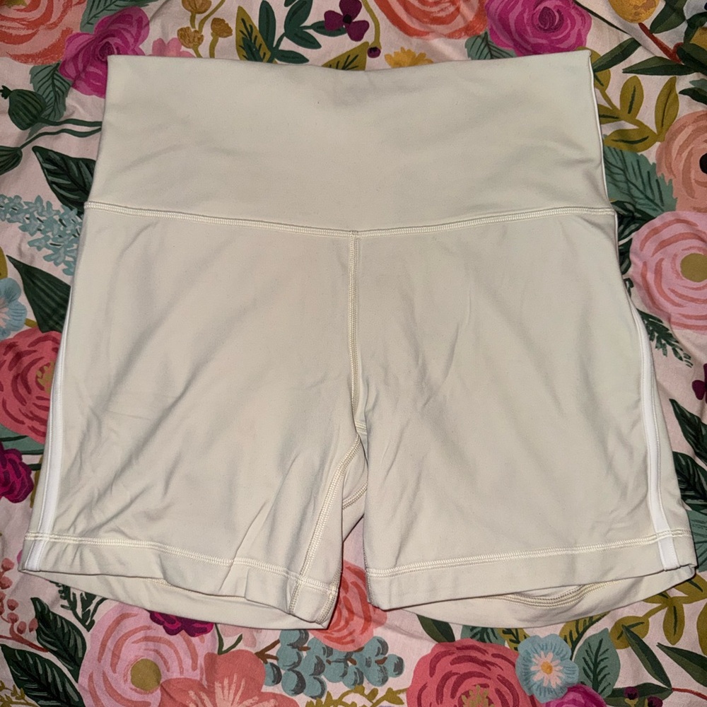 Lululemon align biker shorts in bone and light ivory size 10